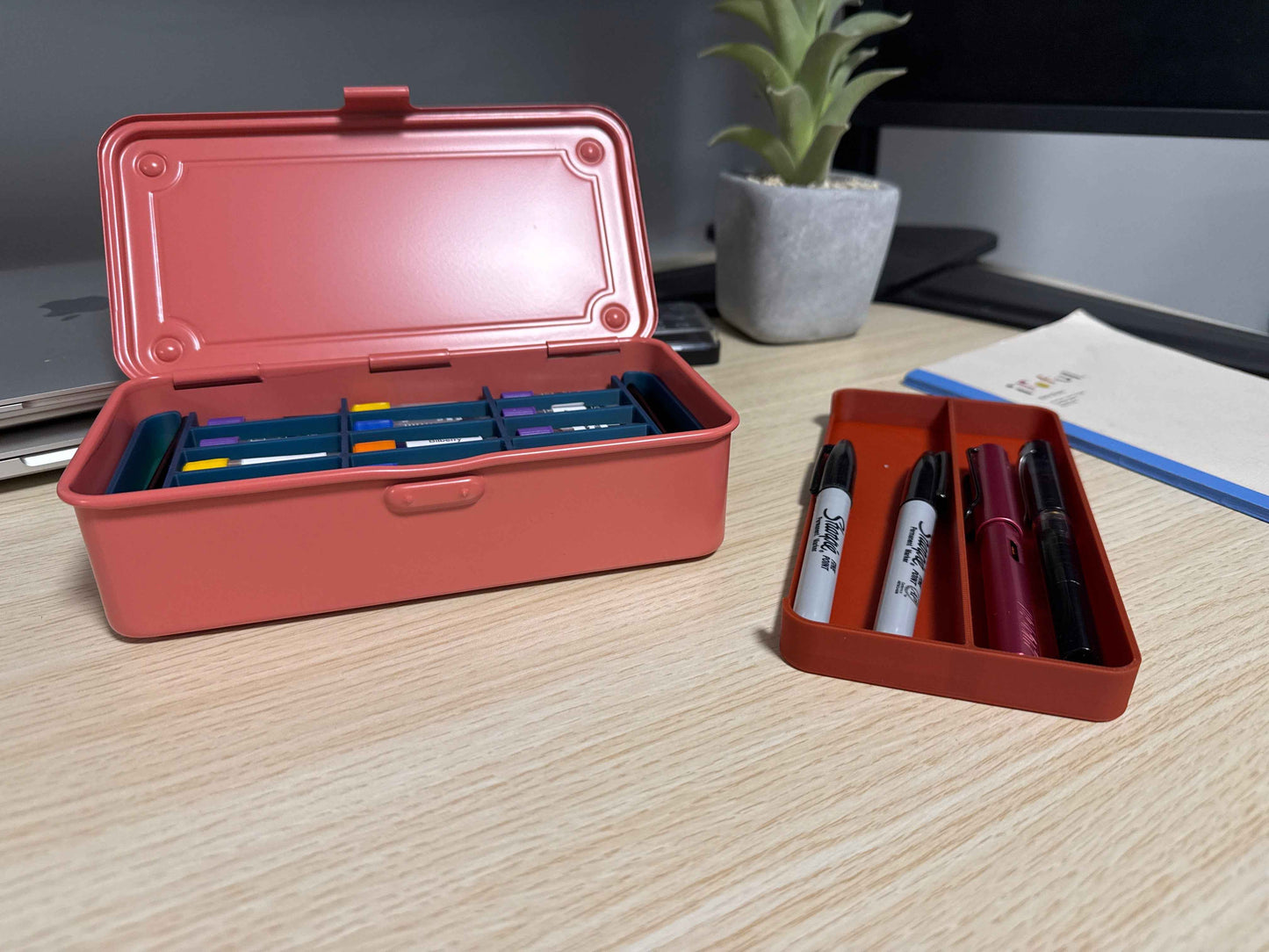 Toyo T-190 Stackable Tool Box