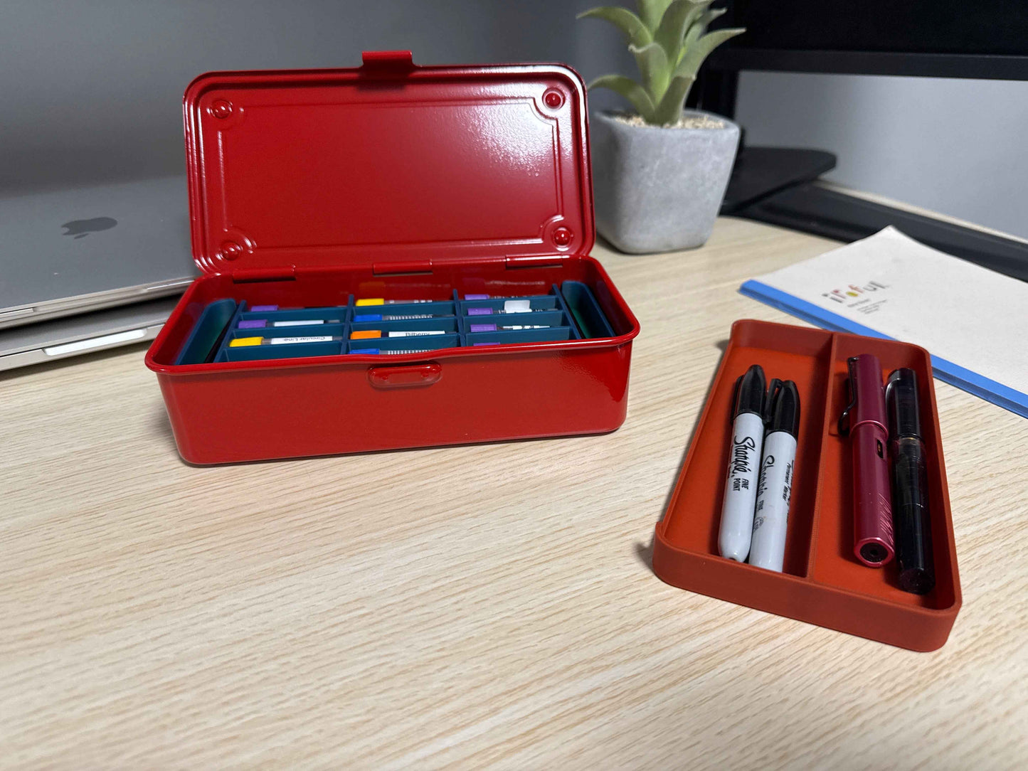 Toyo T-190 Stackable Tool Box