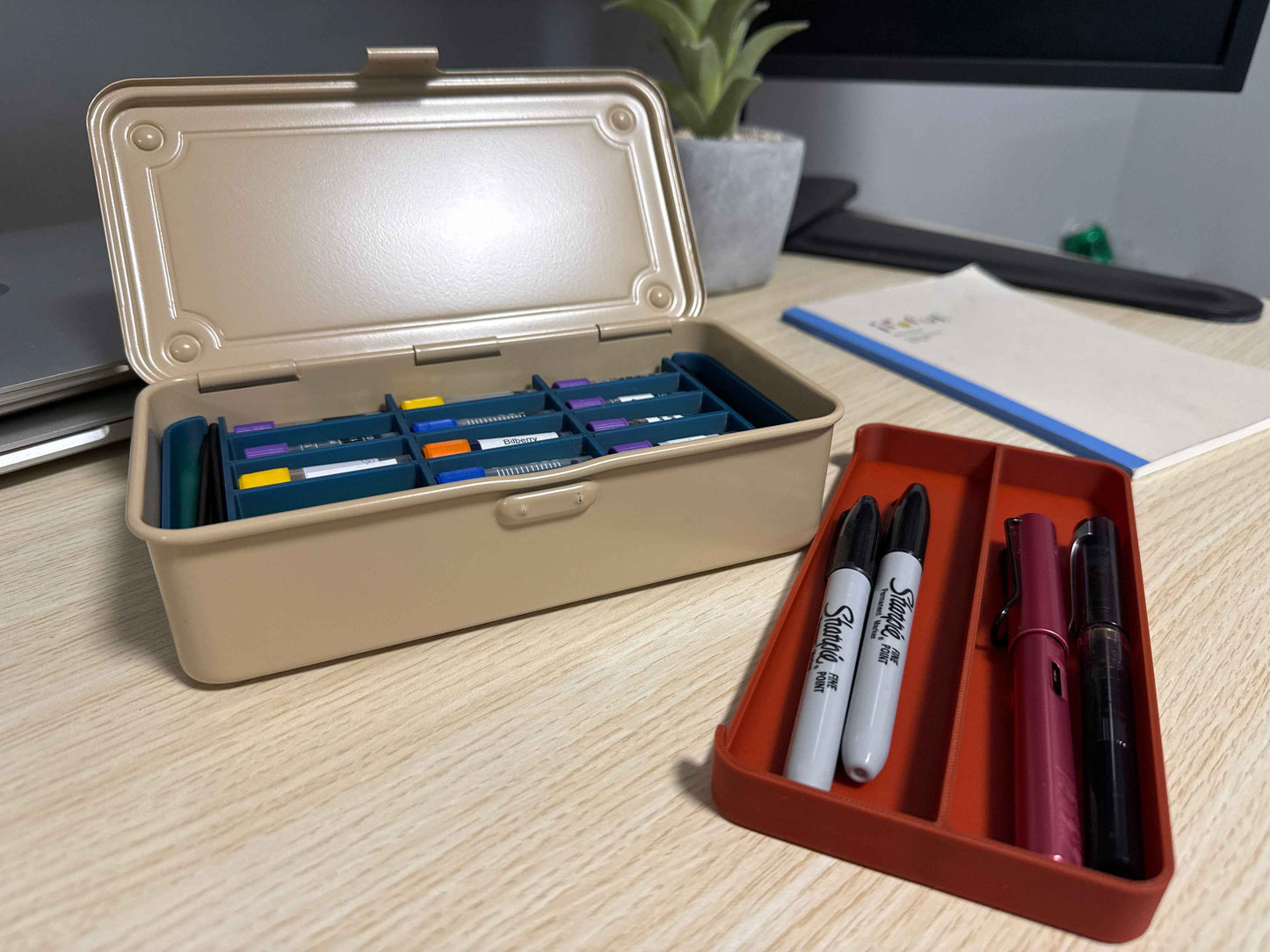Toyo T-190 Stackable Tool Box